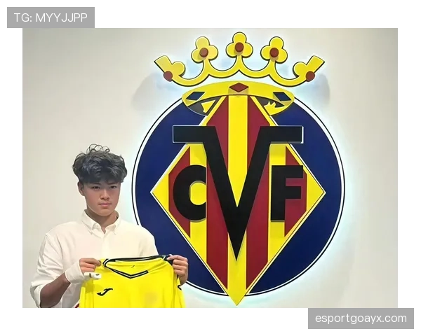 新星闪耀！年轻前锋稳健表现获豪门青睐，正式签约引发足坛关注