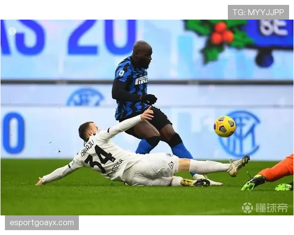 阿什拉夫任意球绝杀展现实力，助球队赢得关键胜利分析