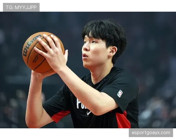 杨瀚森训练完喝蛋白粉像喝水，这胃是租来的吧？